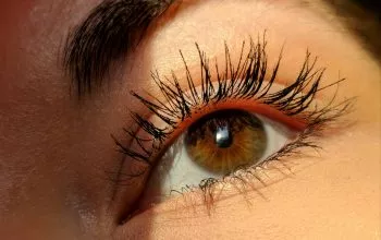 woman left eye